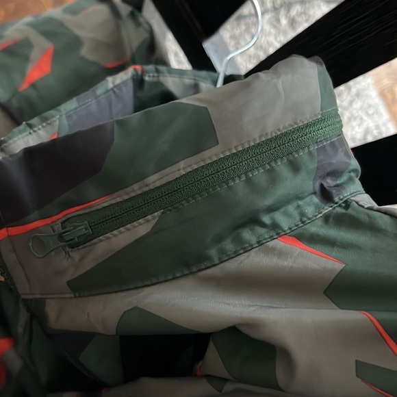 NIKE NSW CAMO WINDBREAKER size small - Picture 11 of 14